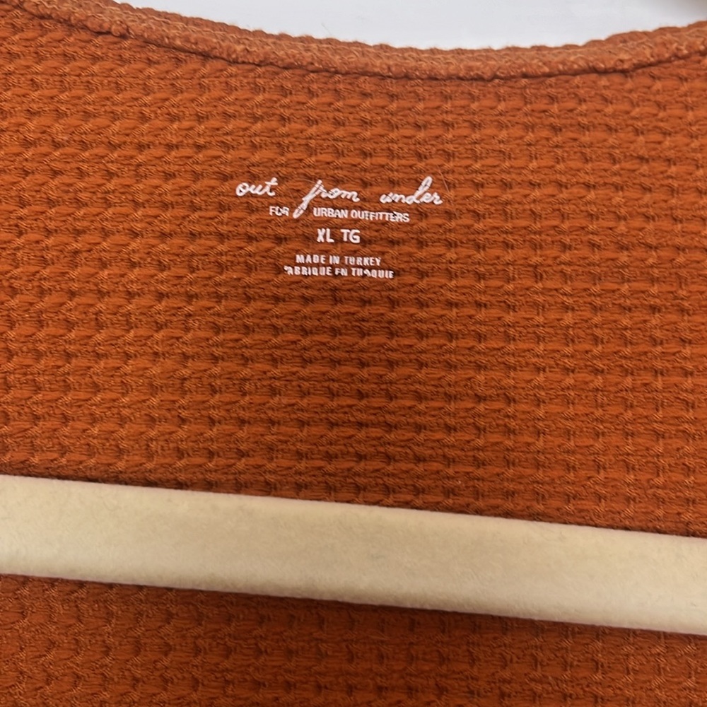 Cropped button top - Picture 3 of 4